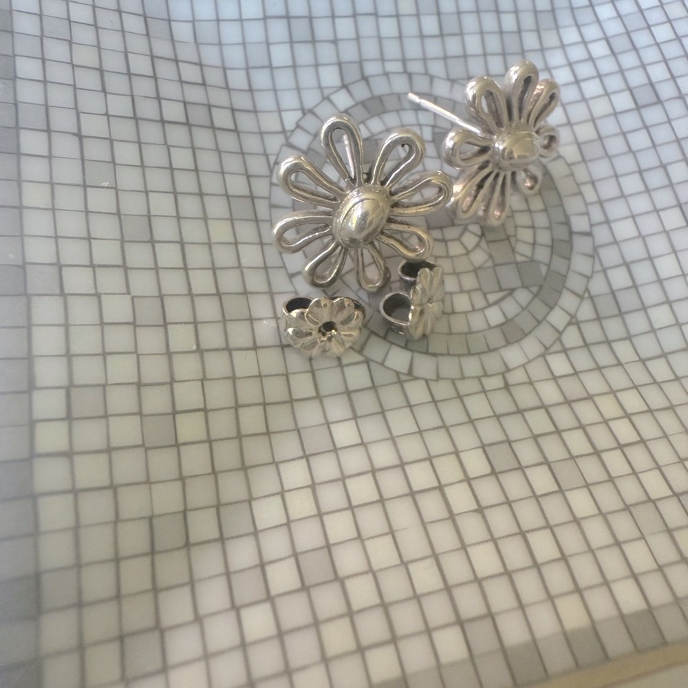 Tiffany & Co. Paloma Picasso Daisy Flower Stud Earrings